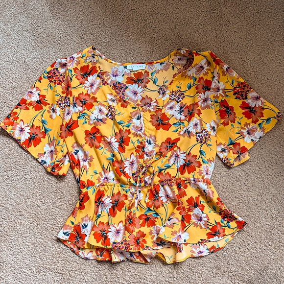 Yellow floral top - Picture 1 of 1